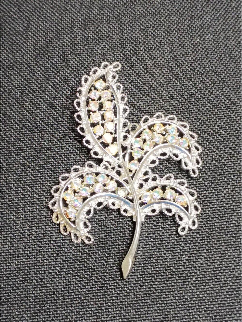 Silver Tone Rhinestone Fleur de Lis Brooch Pin